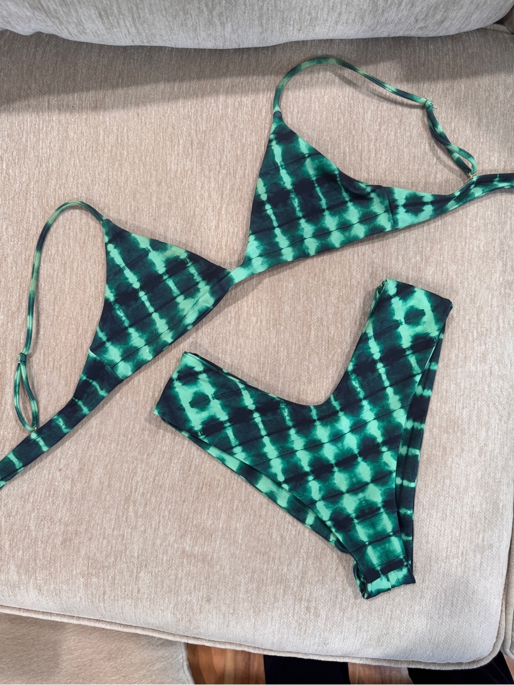 Skatie ‘Reggae’ Green Tie-Dye Triangle Bikini Set
